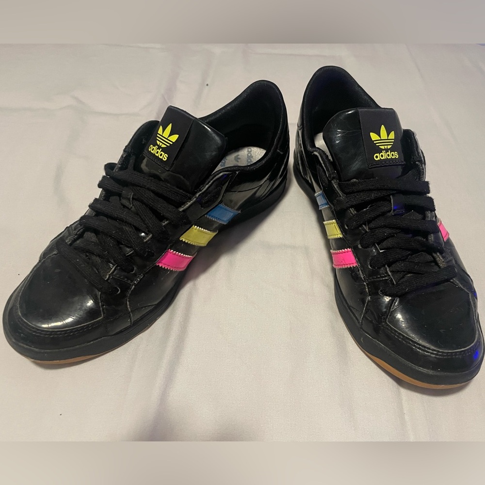 Adidas Women’s Sleek Black Patent Sneakers with Colored Stripes Vintage Size 7 - Picture 3 of 9